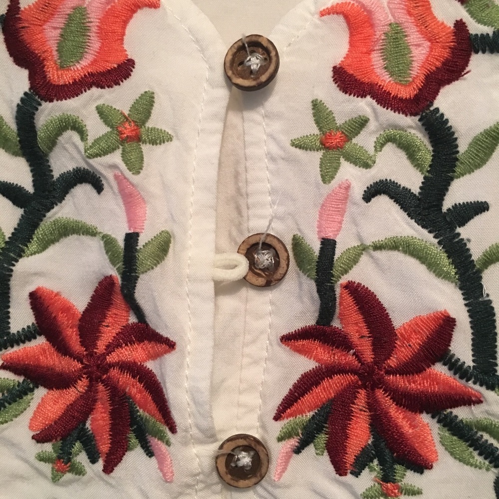 Embroidered Renaissance Top - Picture 4 of 6